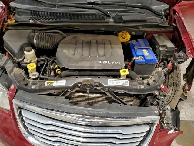 Chrysler Minivan Touring Image 13