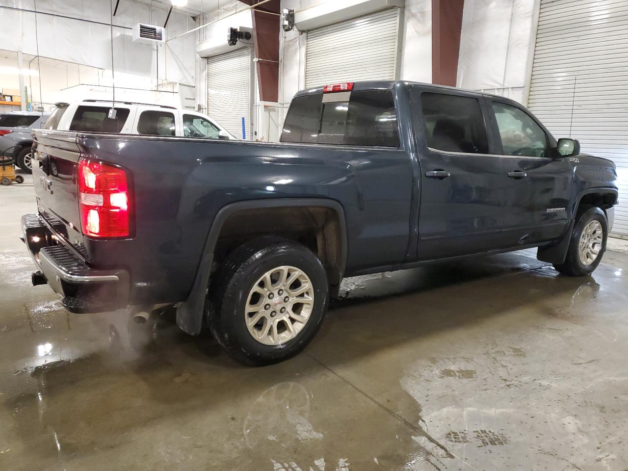 GMC Sierra K1500 Sle Image 2