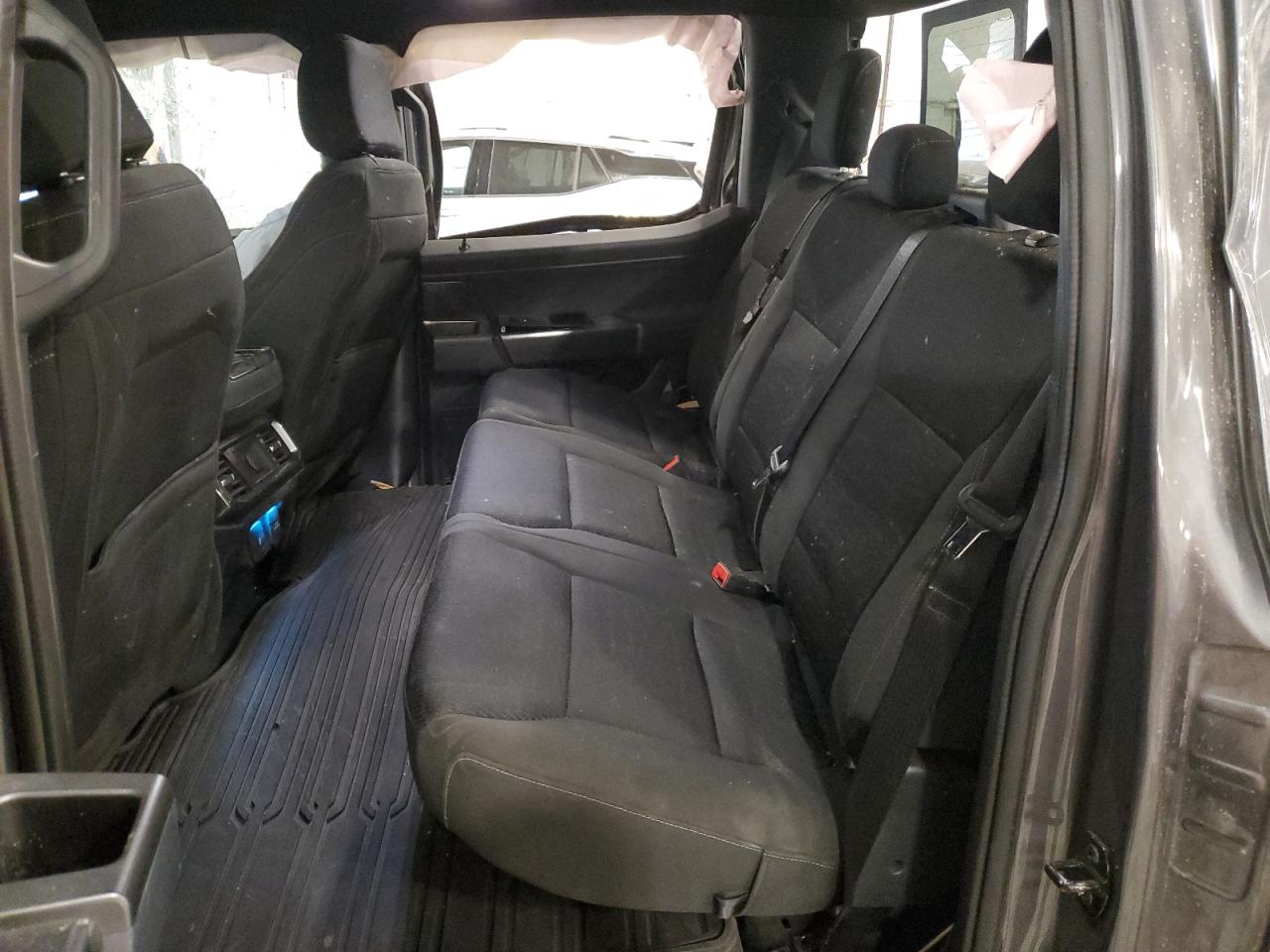 Ford F-150 Supercrew Image 9