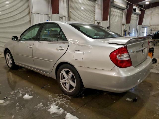 Toyota Camry Le Image 2