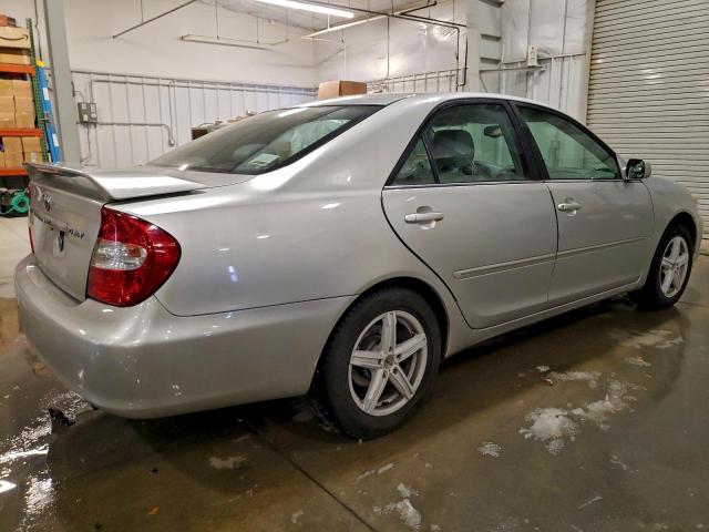 Toyota Camry Le Image 3