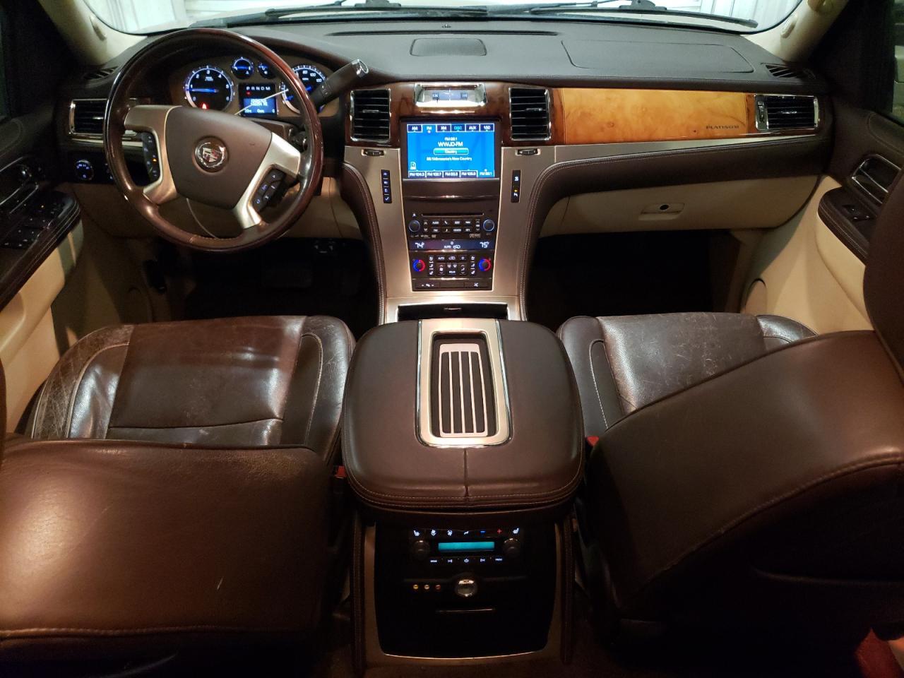 Cadillac Escalade Platinum Image 6