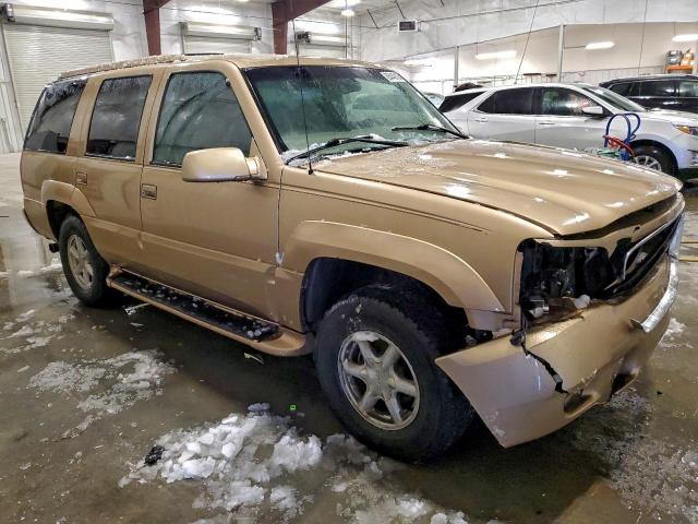 GMC Yukon Denali Image 6