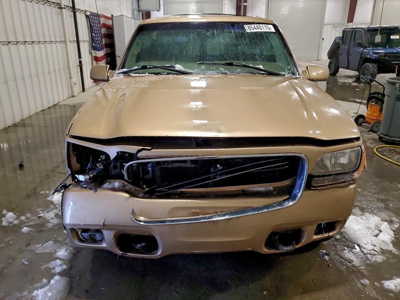 GMC Yukon Denali Image 5