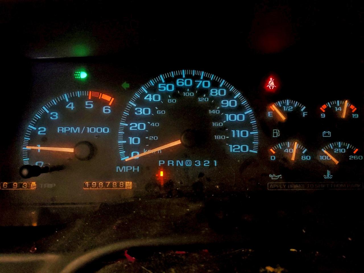 GMC Yukon Denali Image 12