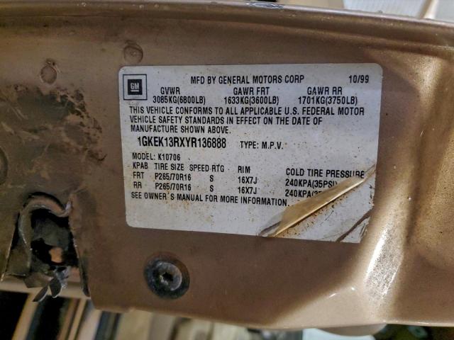 GMC Yukon Denali Image 9