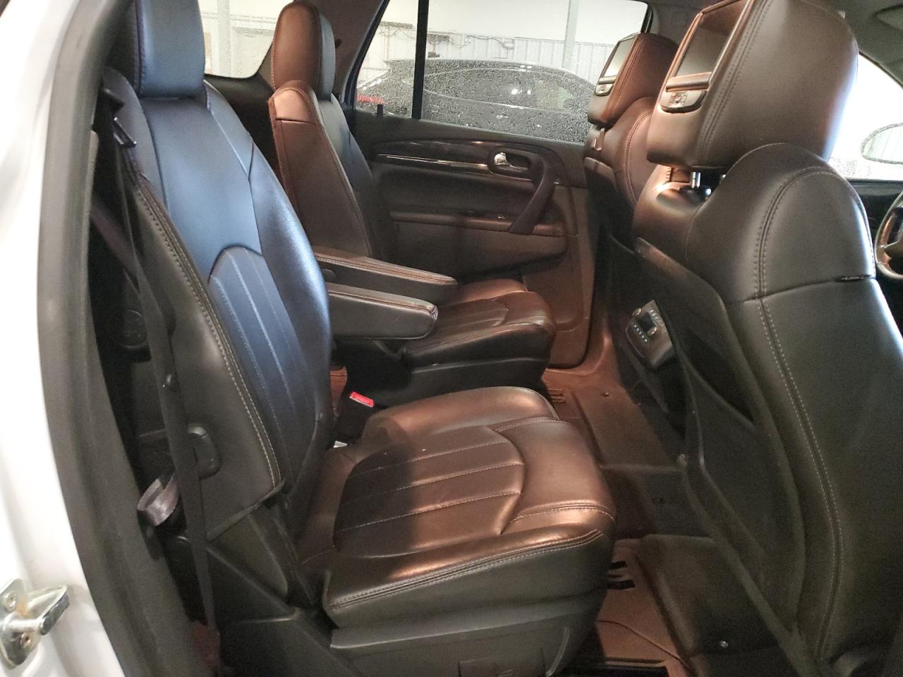 Buick Enclave Image 4