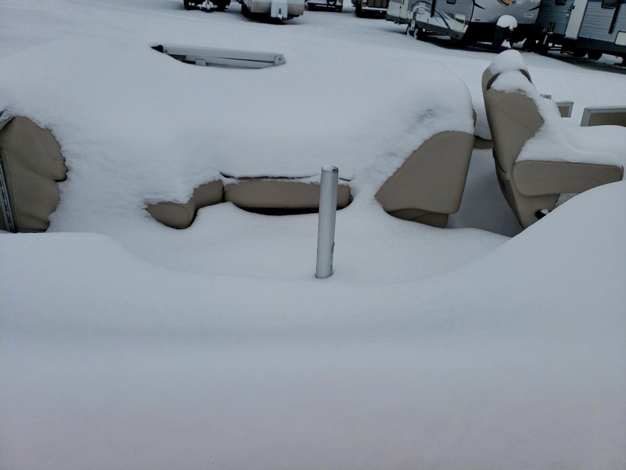 Beni Pontoon Image 7