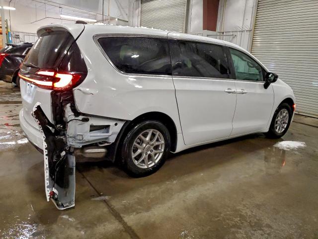 Chrysler Pacifica Select Image 3