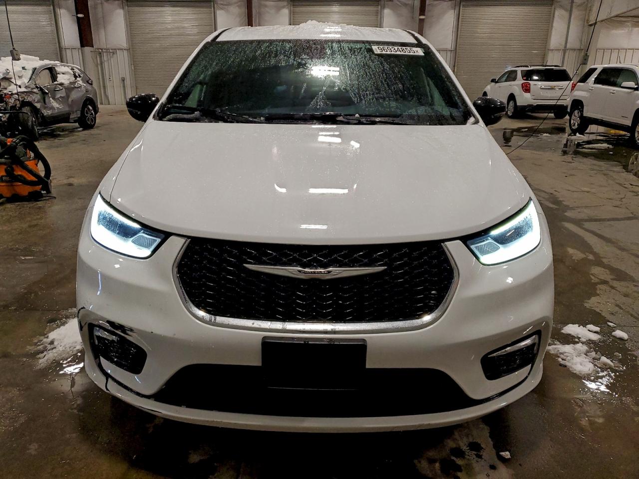 Chrysler Pacifica Select Image 2