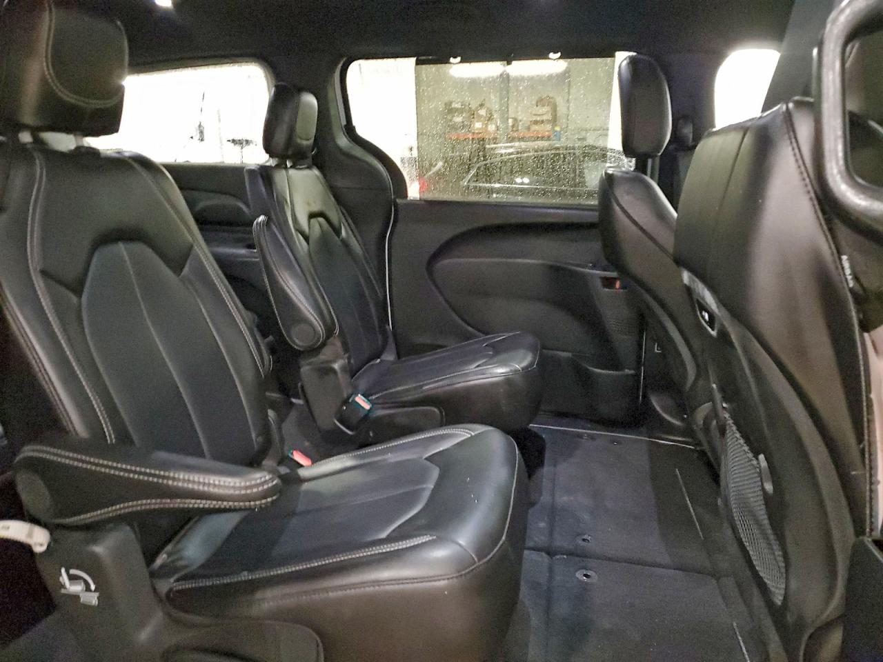 Chrysler Pacifica Select Image 12