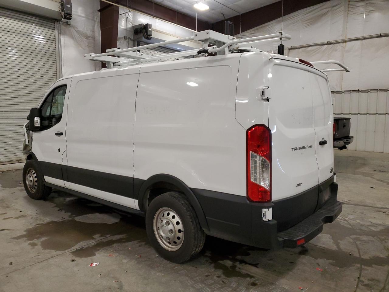 Ford Transit T-250 Image 12