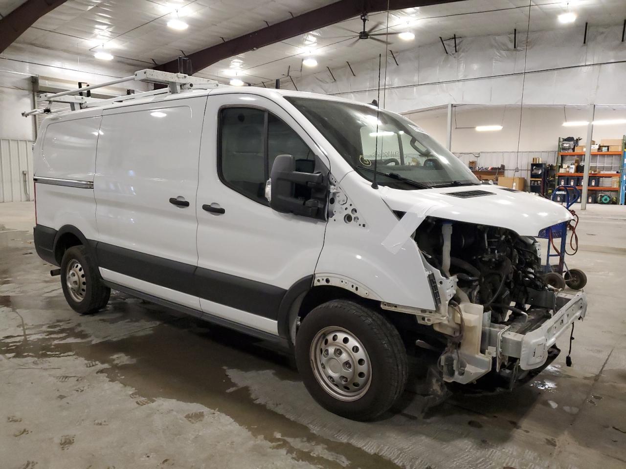 Ford Transit T-250 Image 3