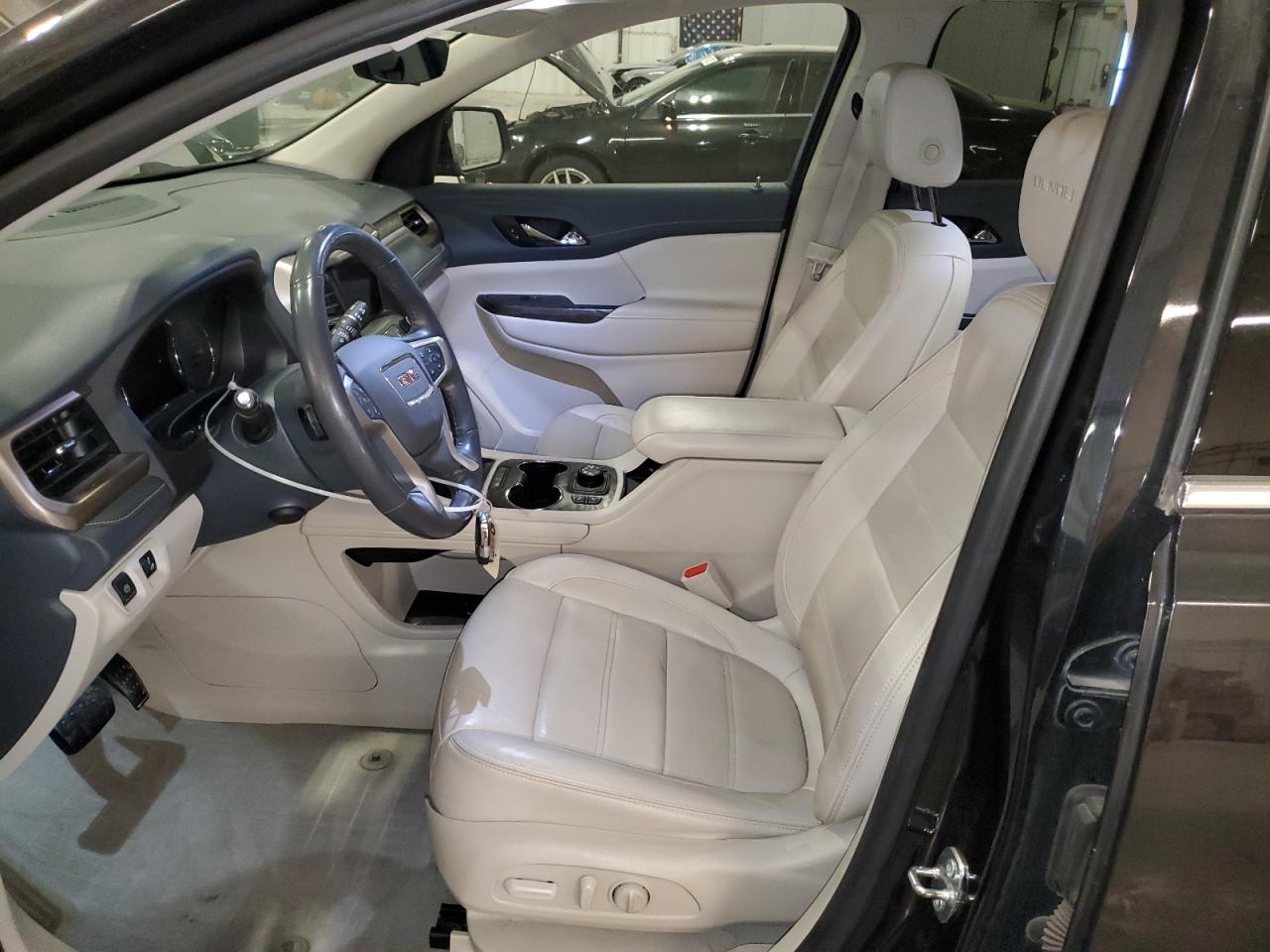 GMC Acadia Denali Image 7