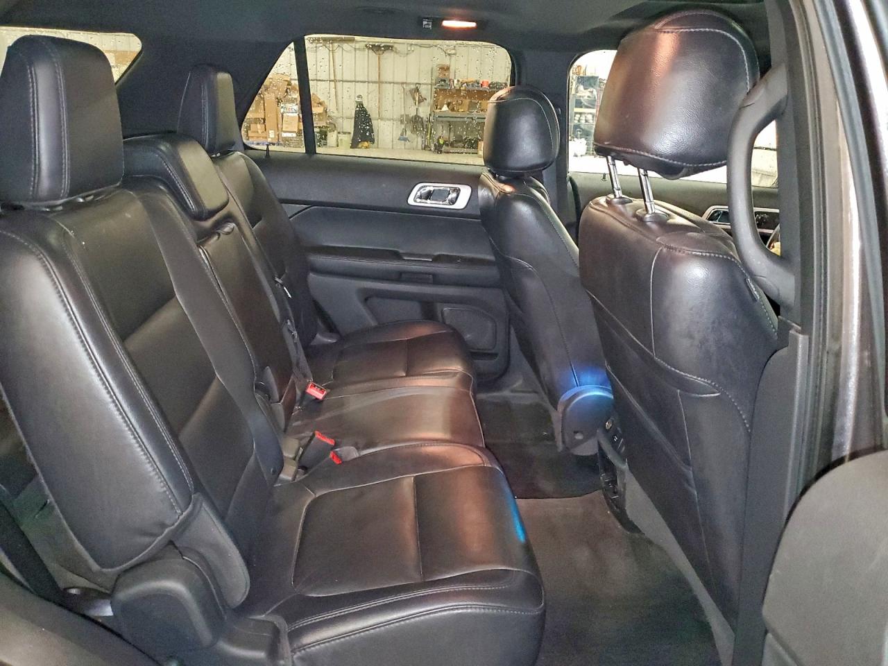 Ford Explorer Limited Image 10