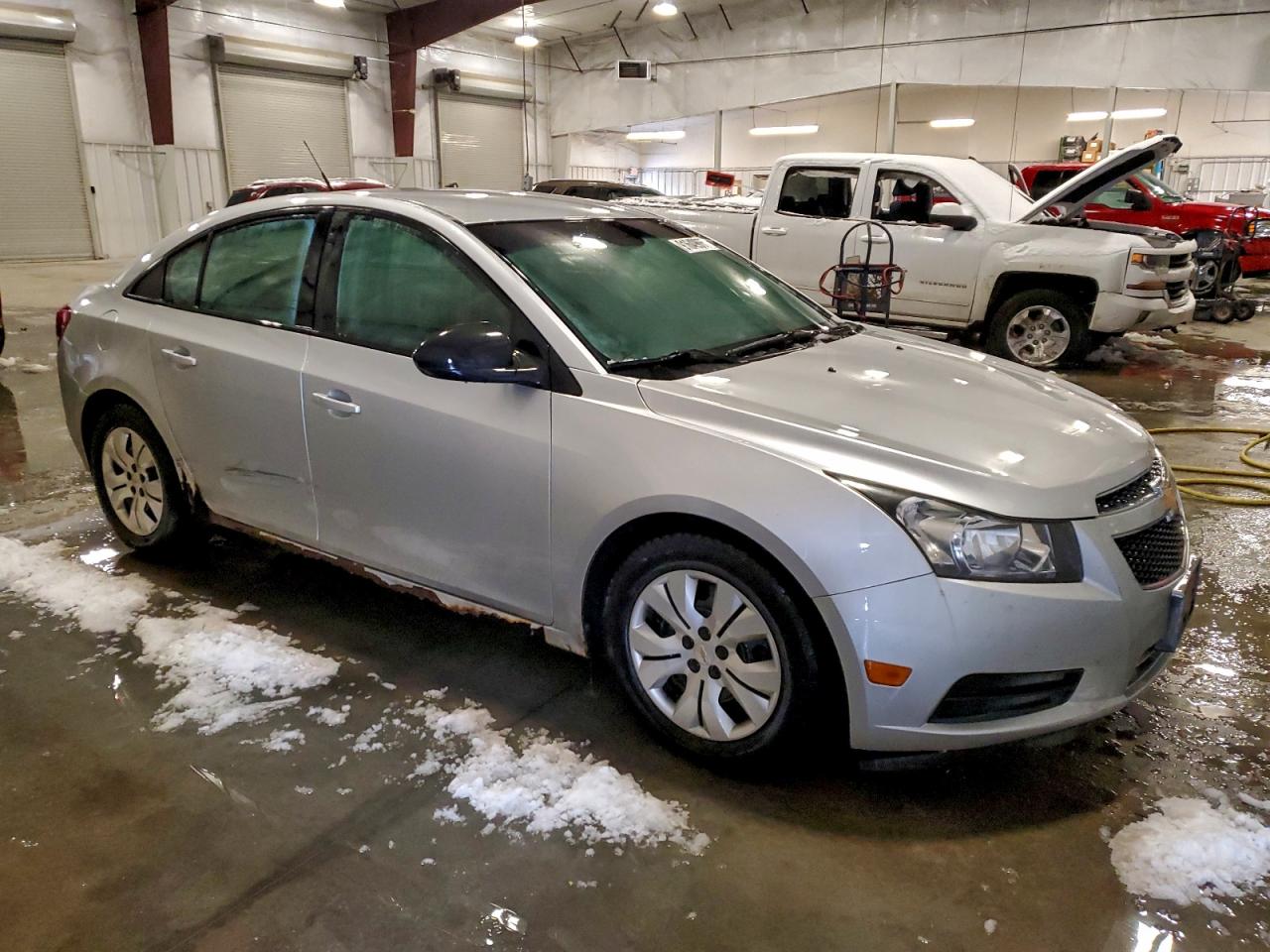 Chevrolet Cruze Ls Image 2