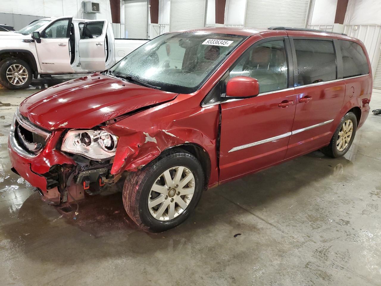 Chrysler Minivan Touring Image 1