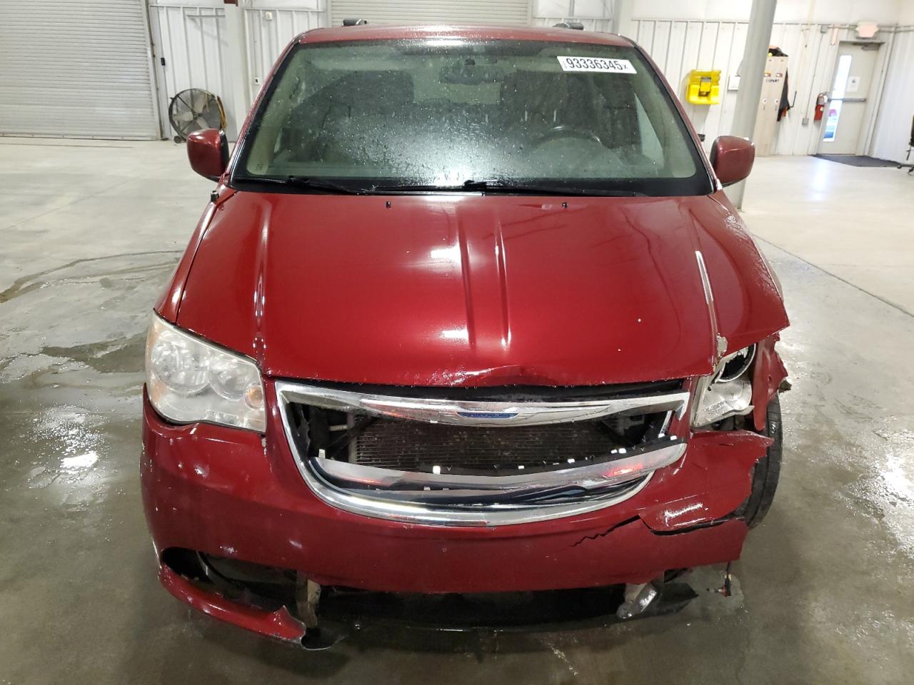 Chrysler Minivan Touring Image 4