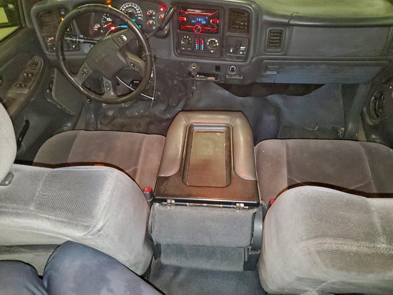 GMC Sierra K2500 Heavy Duty Image 8