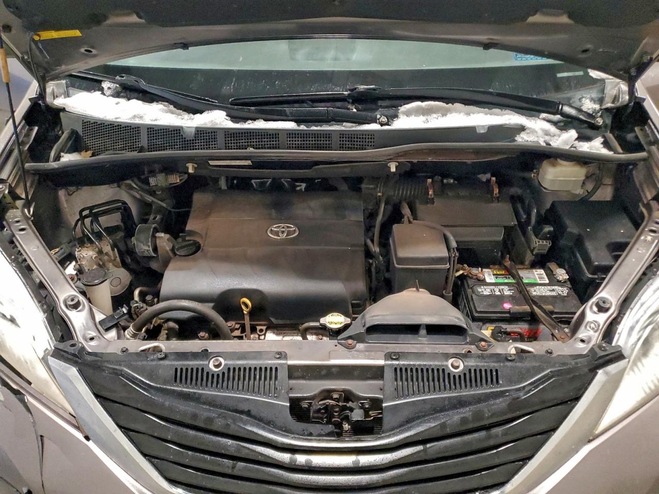 Toyota Sienna Le Image 13