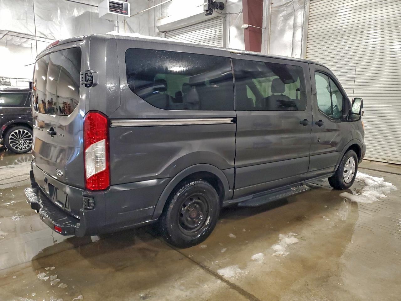 Ford Transit T-150 Image 9