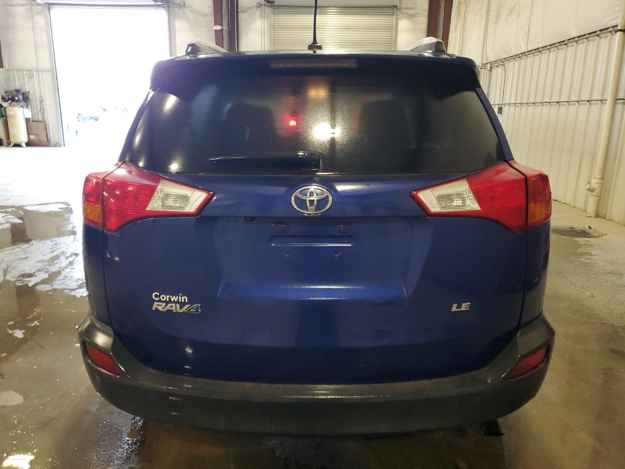 Toyota RAV4 Le Image 2
