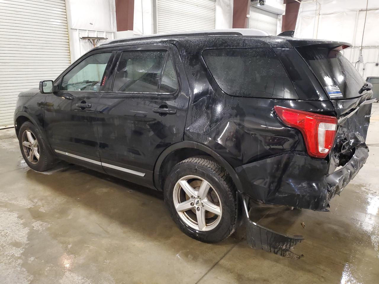 Ford Explorer Xlt Image 3