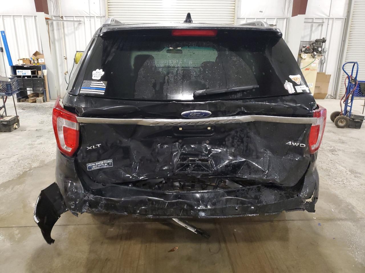 Ford Explorer Xlt Image 6