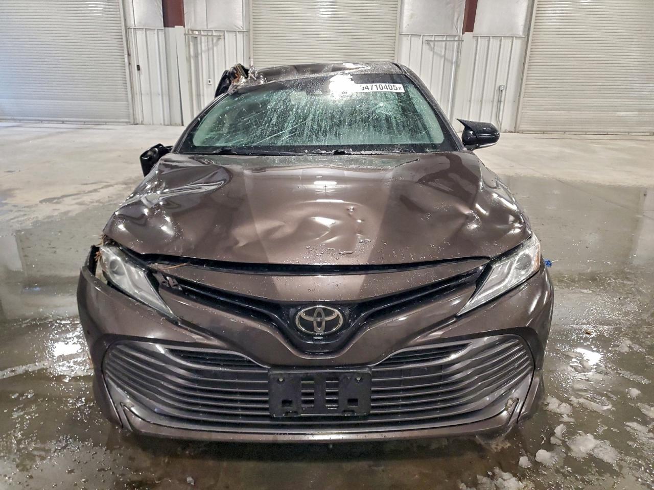 Toyota Camry L Image 10