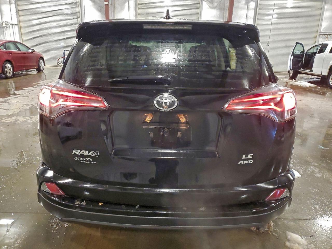 Toyota RAV4 Le Image 2