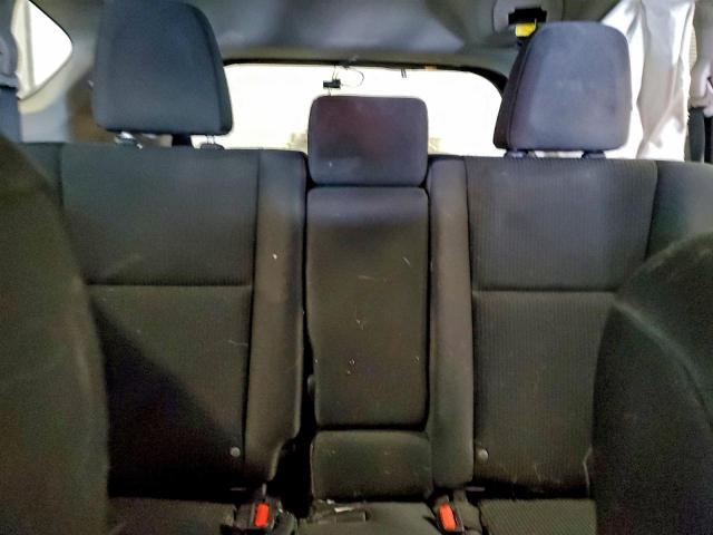 Toyota RAV4 Le Image 8