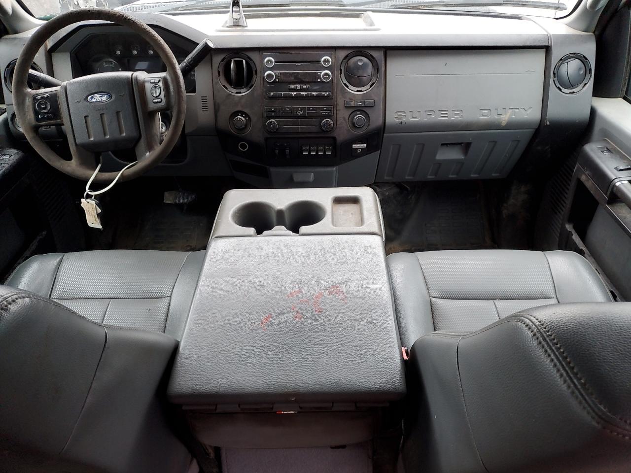 Ford F-550 Super Duty Image 12