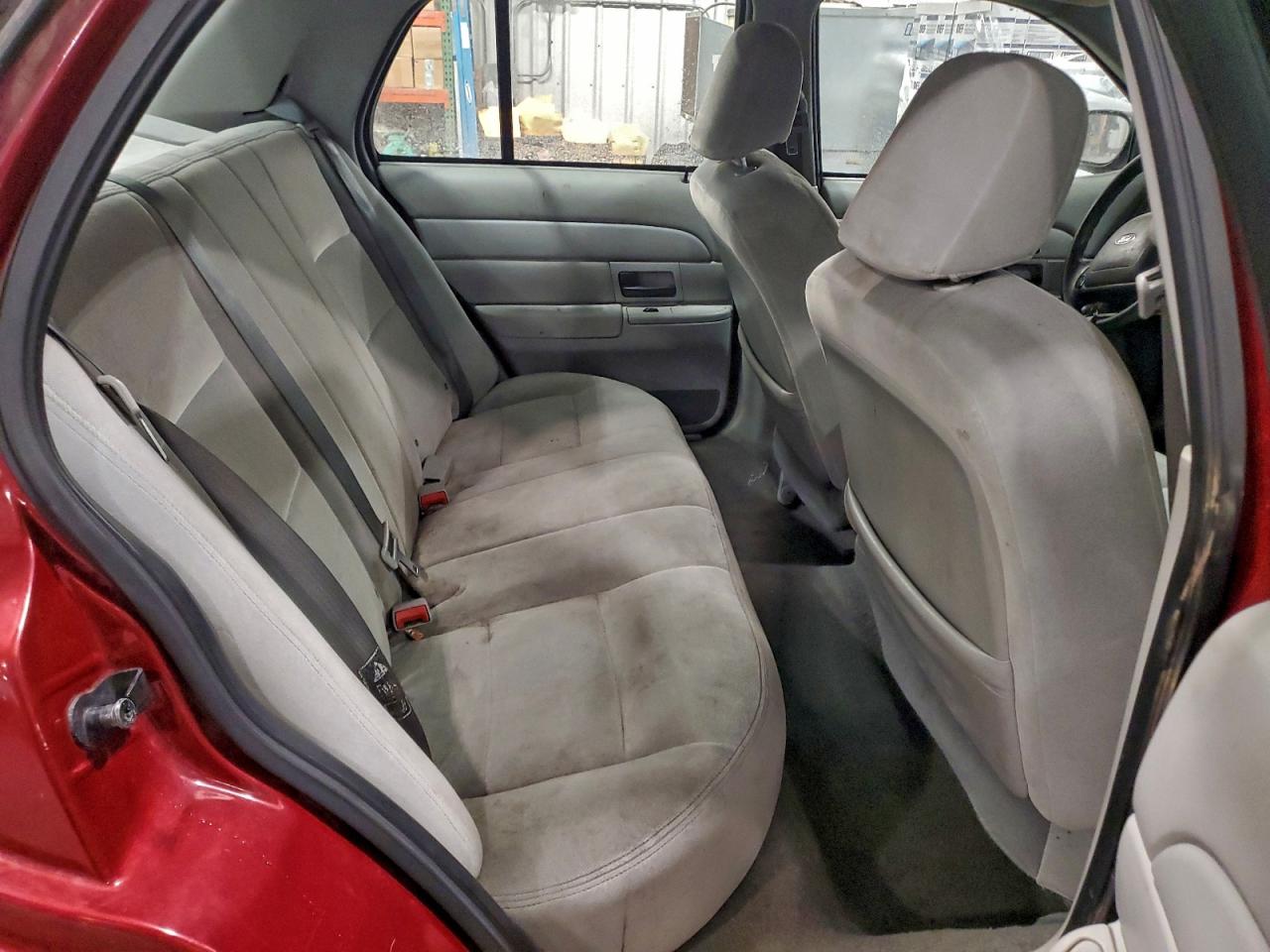 Ford Crown Vic Image 7