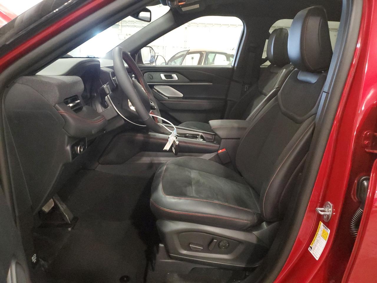 Ford Explorer St Image 11