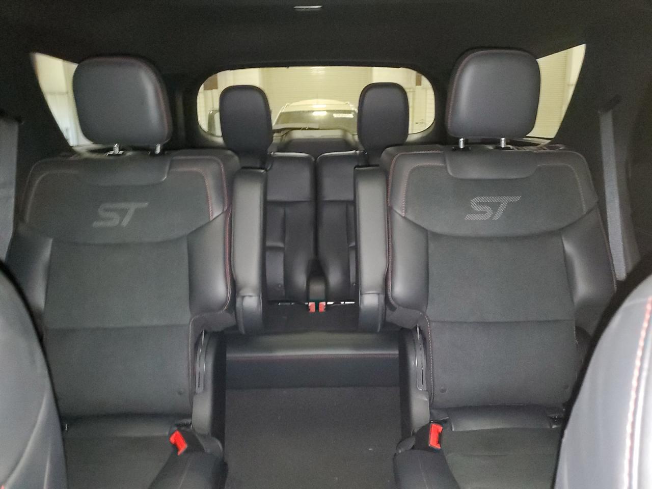 Ford Explorer St Image 12