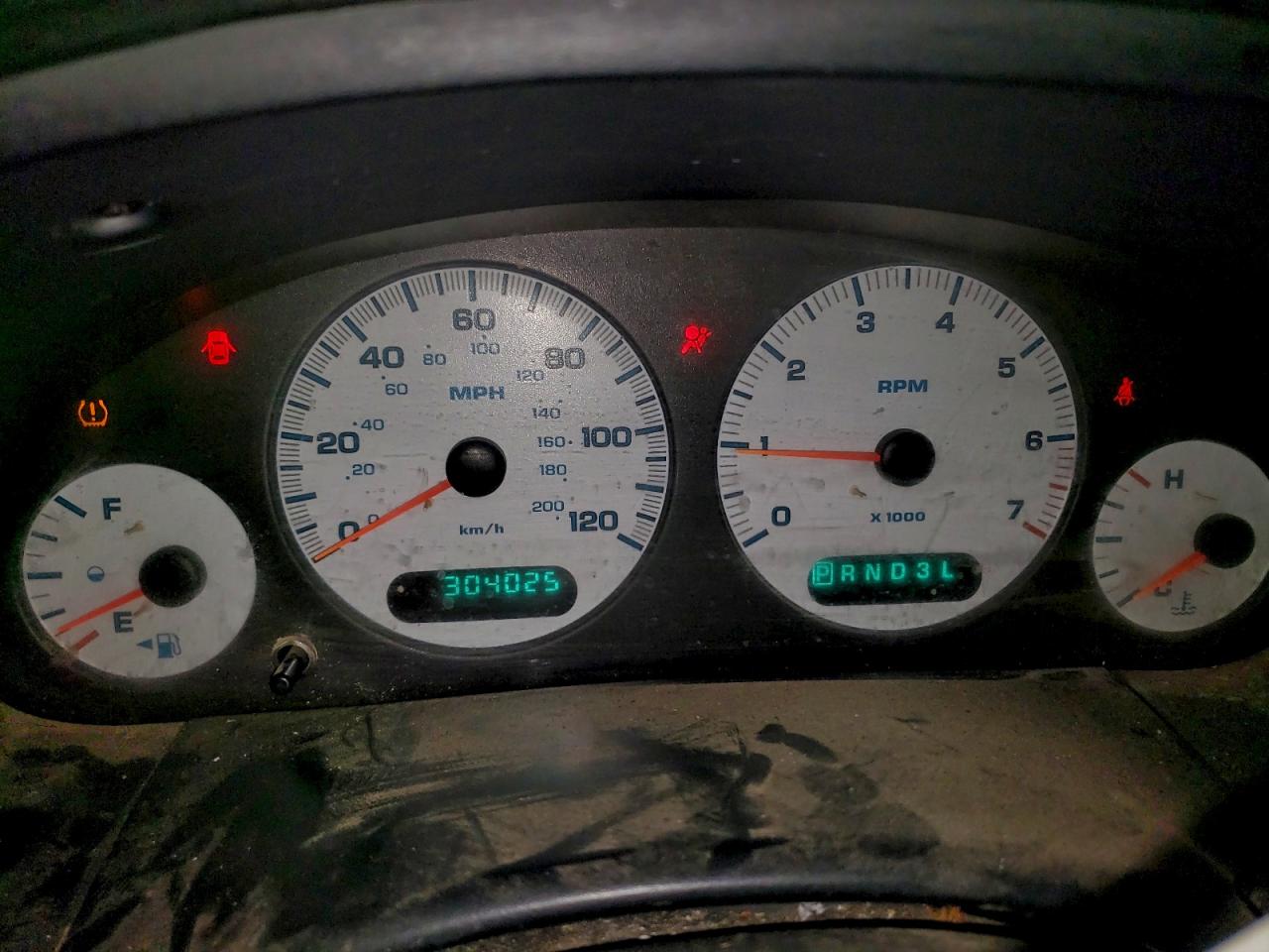 Chrysler Minivan Touring Image 8