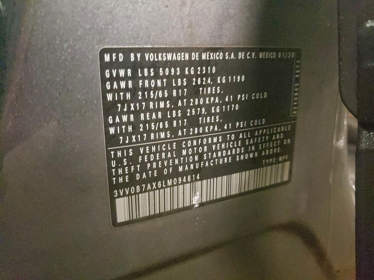 Volkswagen Tiguan S Image 8