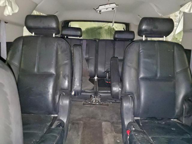 GMC Yukon Denali Image 7