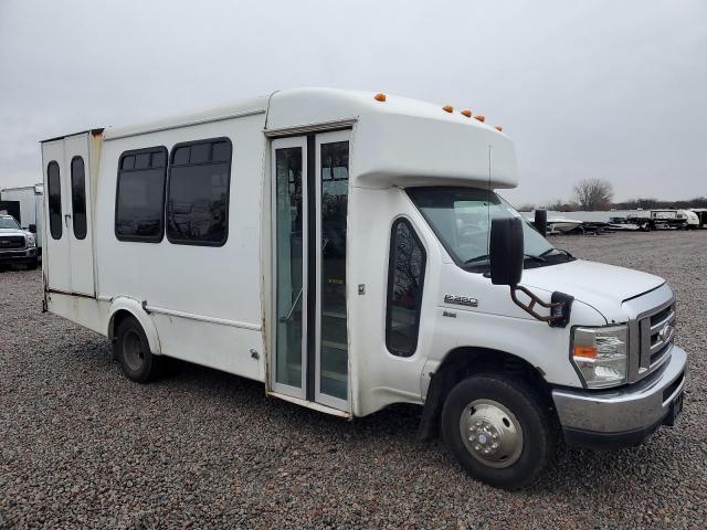 Ford Econoline E350 Super Duty Cutaway Van Image 3
