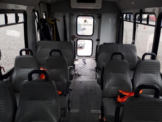 Ford Econoline E350 Super Duty Cutaway Van Image 10