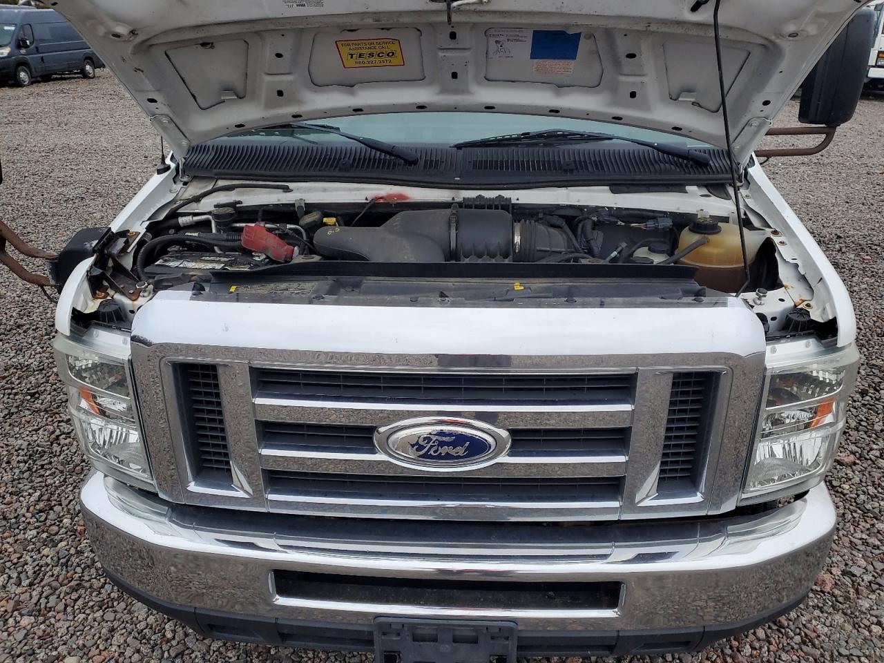 Ford Econoline E350 Super Duty Cutaway Van Image 11