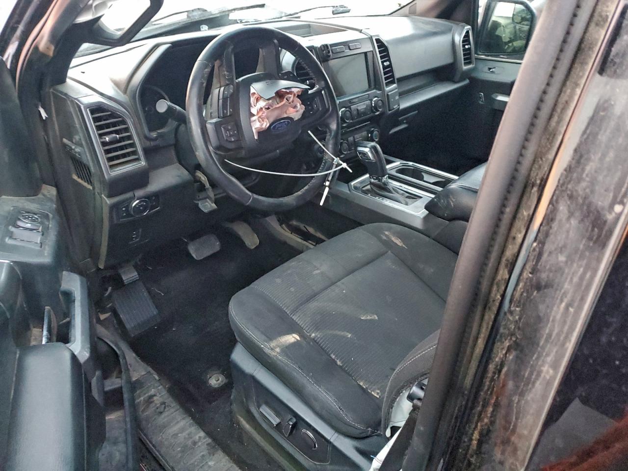 Ford F-150 Supercrew Image 12