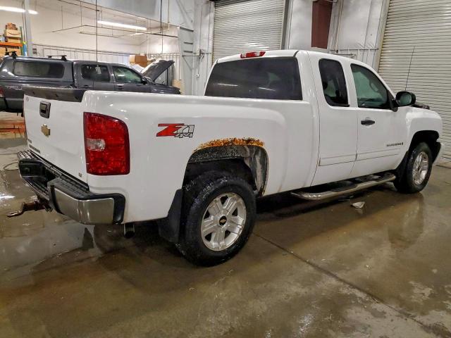 Chevrolet Silverado K1500 Lt Image 2