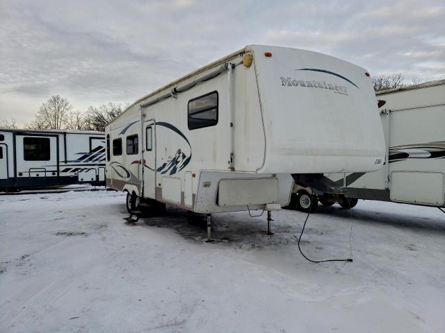  Salvage Keystone Trailer