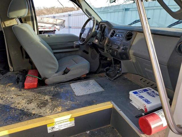 Ford F-550 Super Duty Image 7