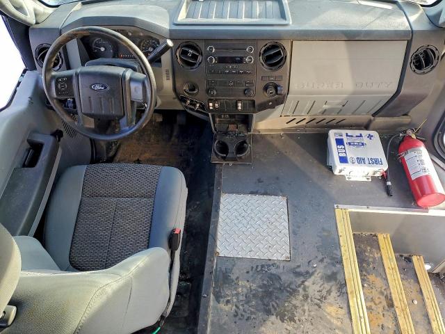 Ford F-550 Super Duty Image 8