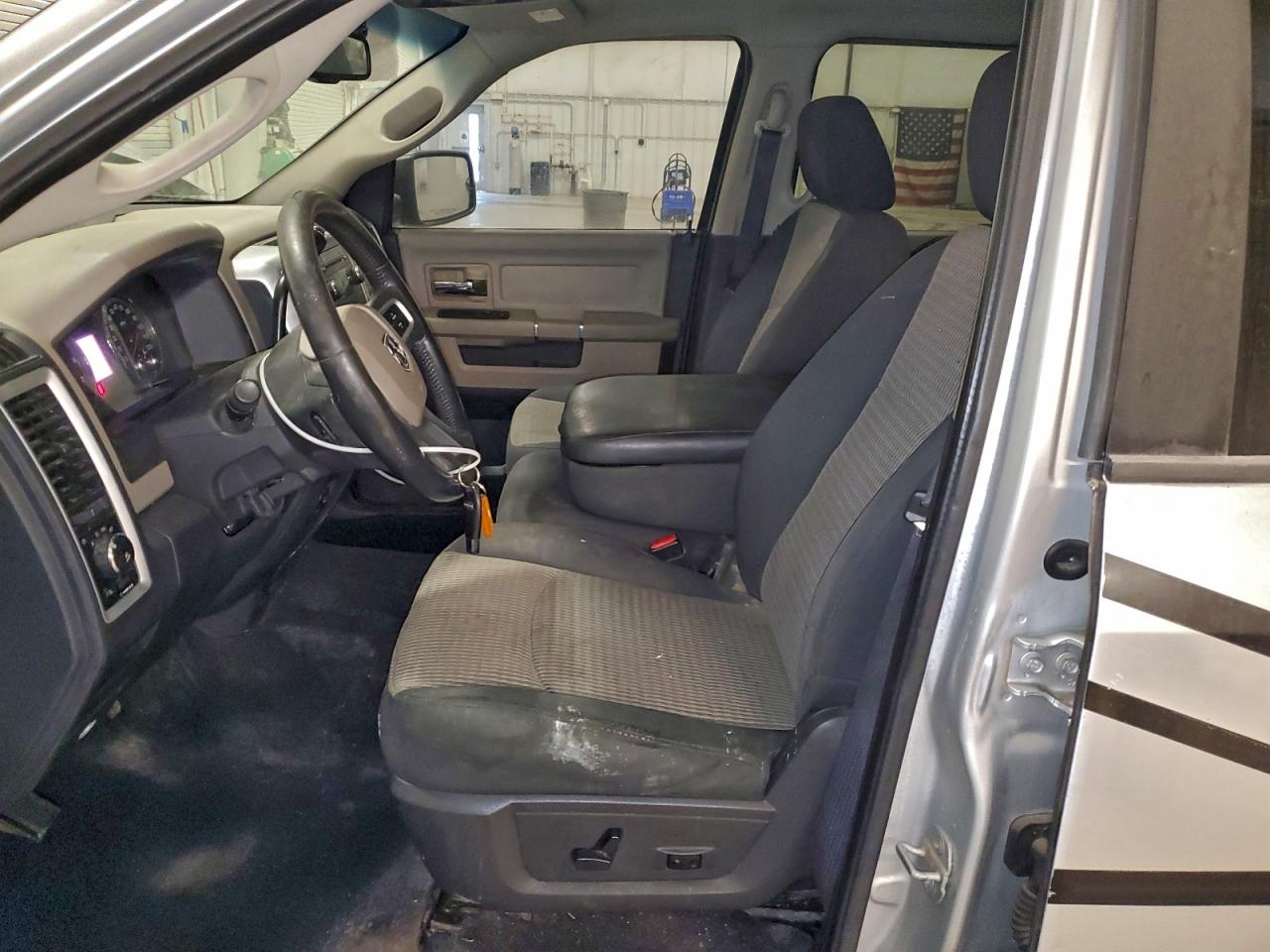 Dodge Ram 1500 Image 4