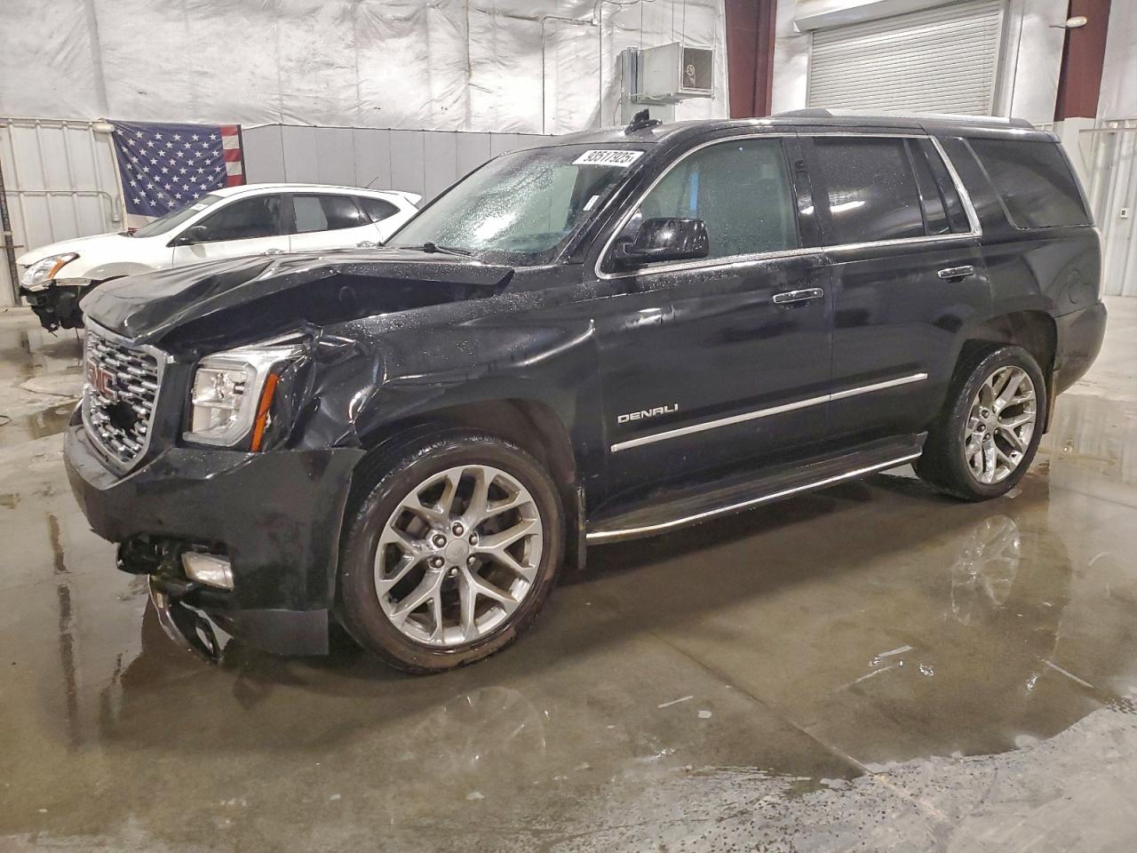 GMC Yukon Denali Image 1