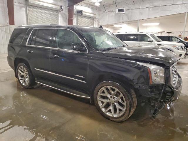 GMC Yukon Denali Image 2