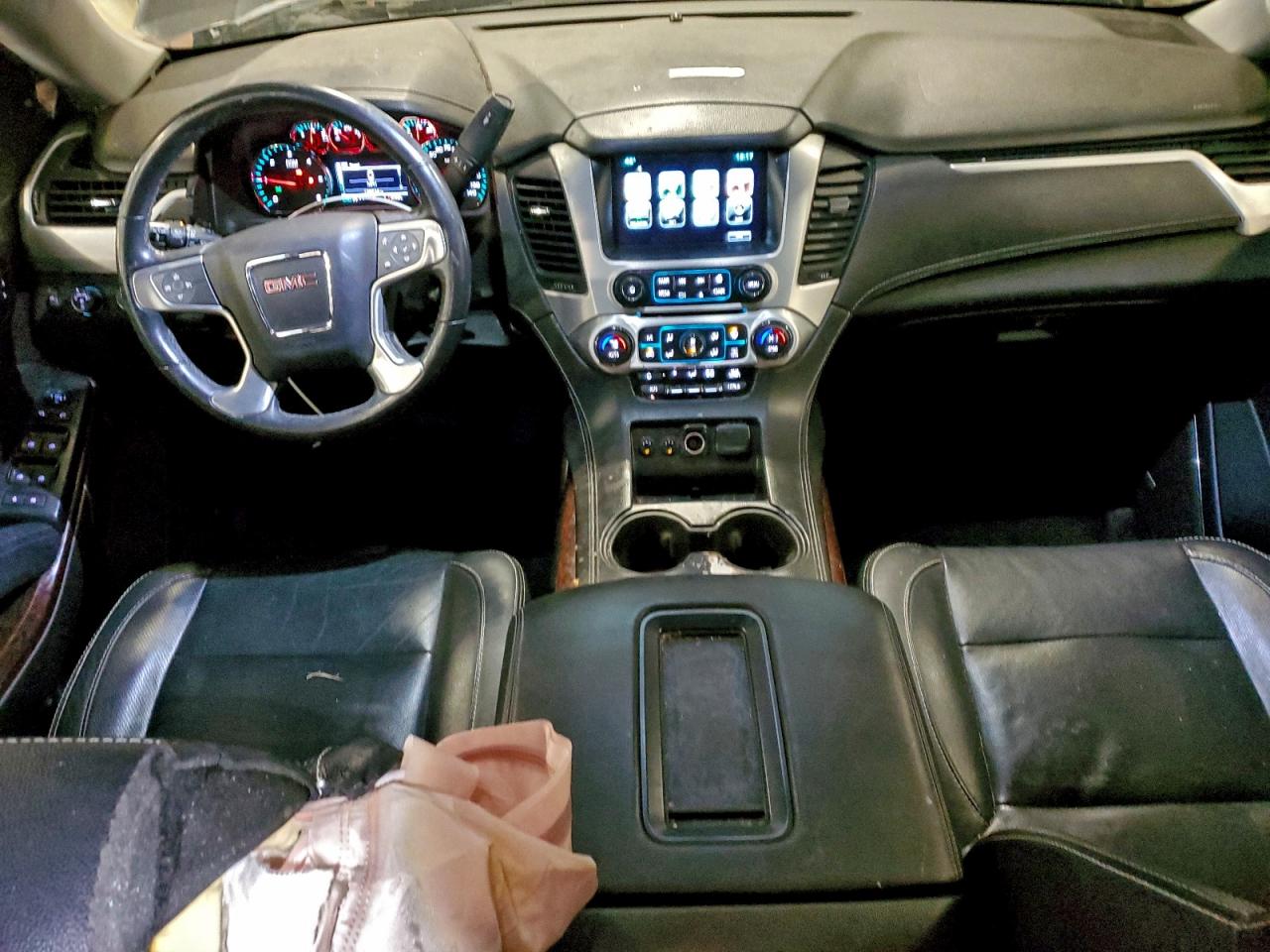 GMC Yukon K1500 Sle Image 12